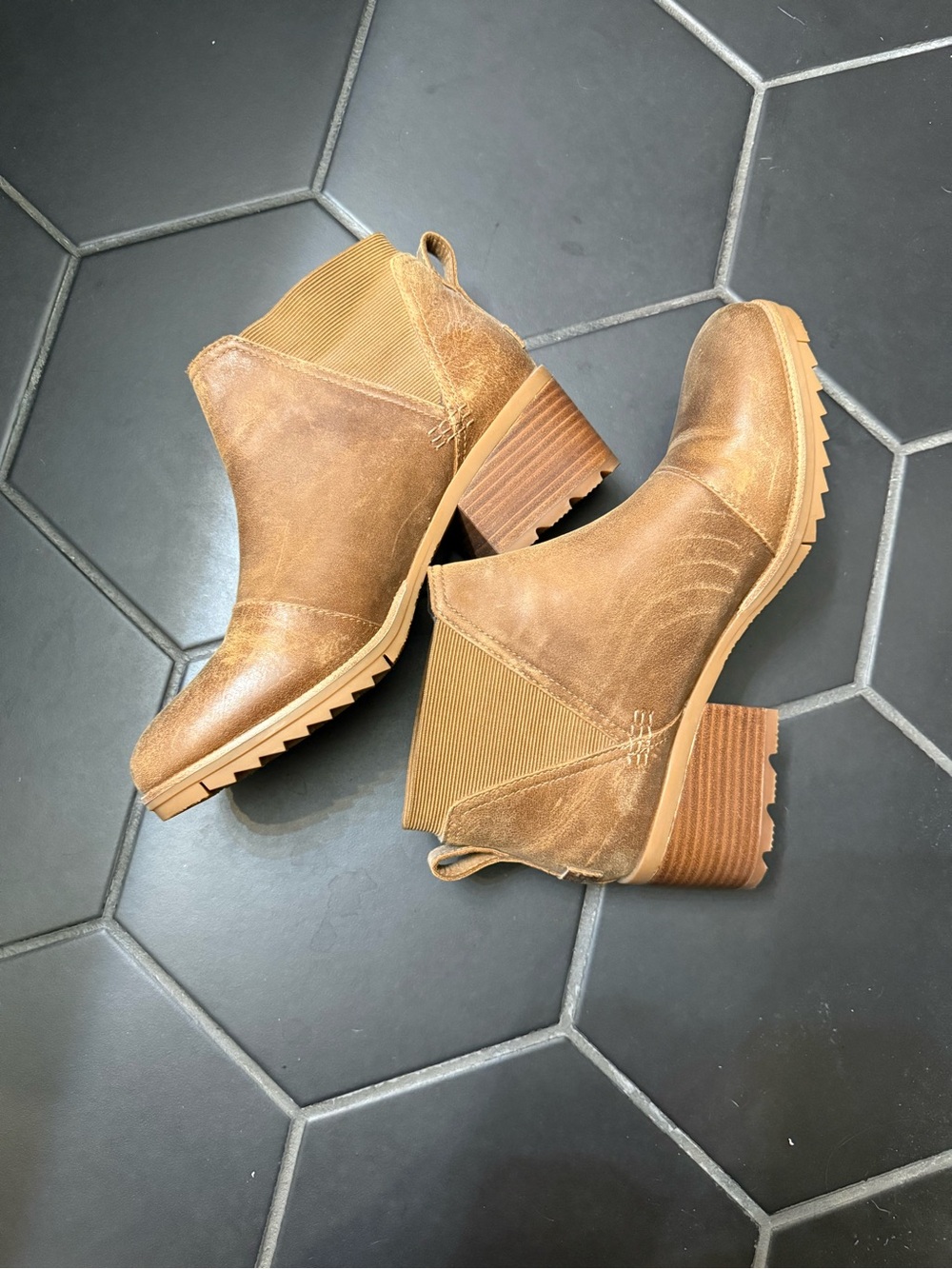 Sorel Women’s bootie - Picture 3 of 3